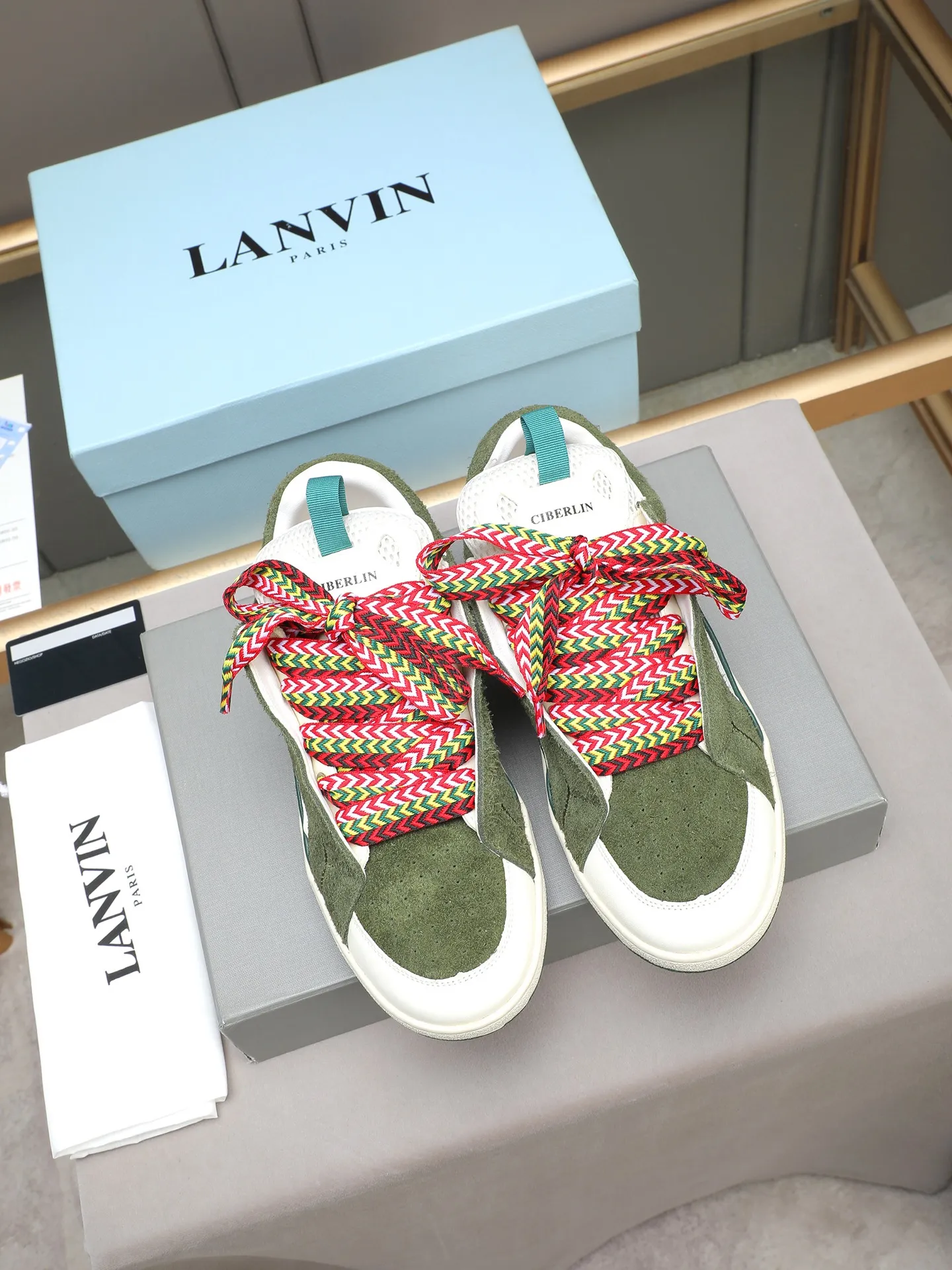 Men's shoes 💰640 [LANVIN] The latest fashionable item! High quality CLAY series‼ ️ The latest trendy products of the season 🌈Many bloggers have planted grass and purchased the original open-mold customization. The upper and outsole are sewn with mark threads without edge sealing. Multiple material splicing combination design. Very versatile for fashionable and casual wear. Comfortable on the feet. Self-recommended. Upper cowhide + cow suede + breathable mesh lining. Foot-padding cowhide. Exclusive original open-mold clear logo rubber outsole ⚠️38-44 (customized for 45)